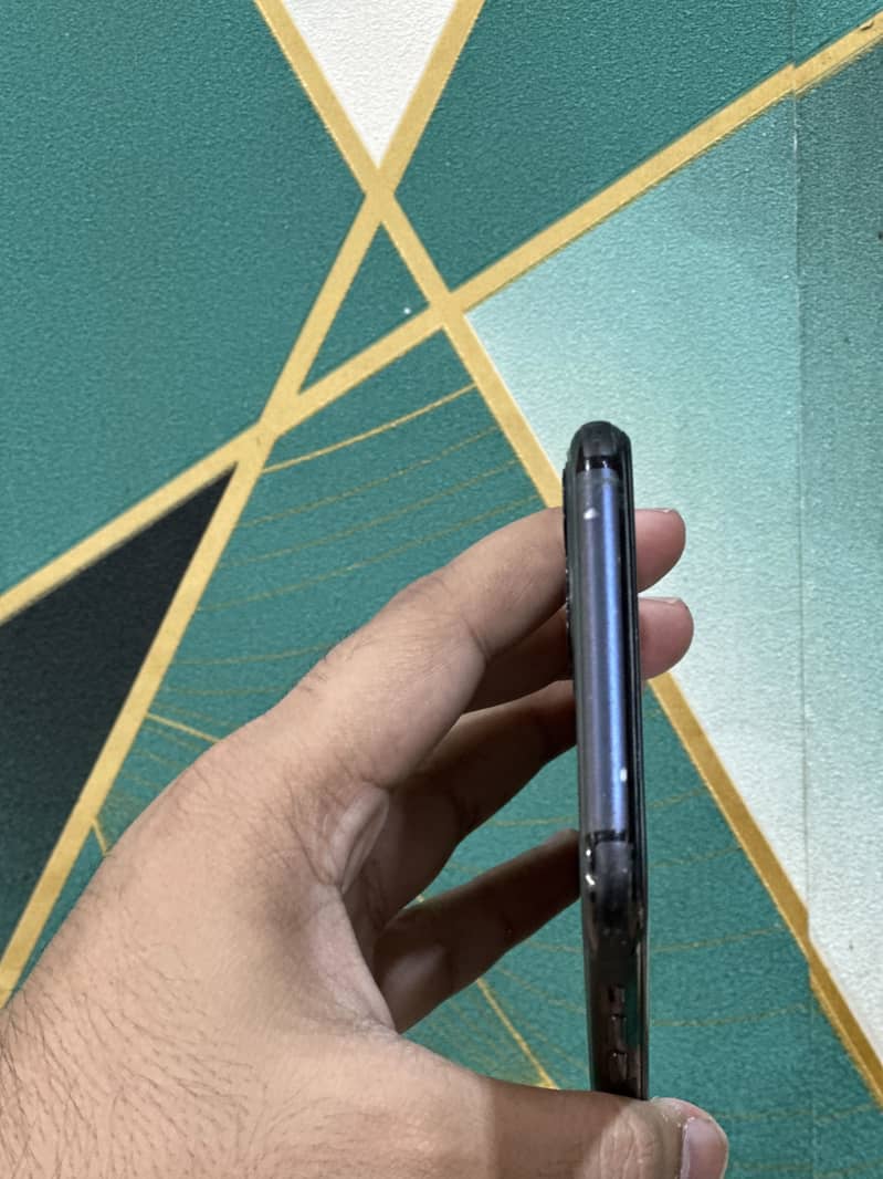 iPhone 11 Pro Max 3
