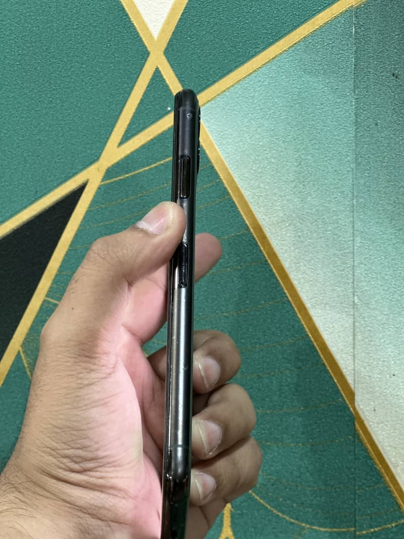 iPhone 11 Pro Max 5
