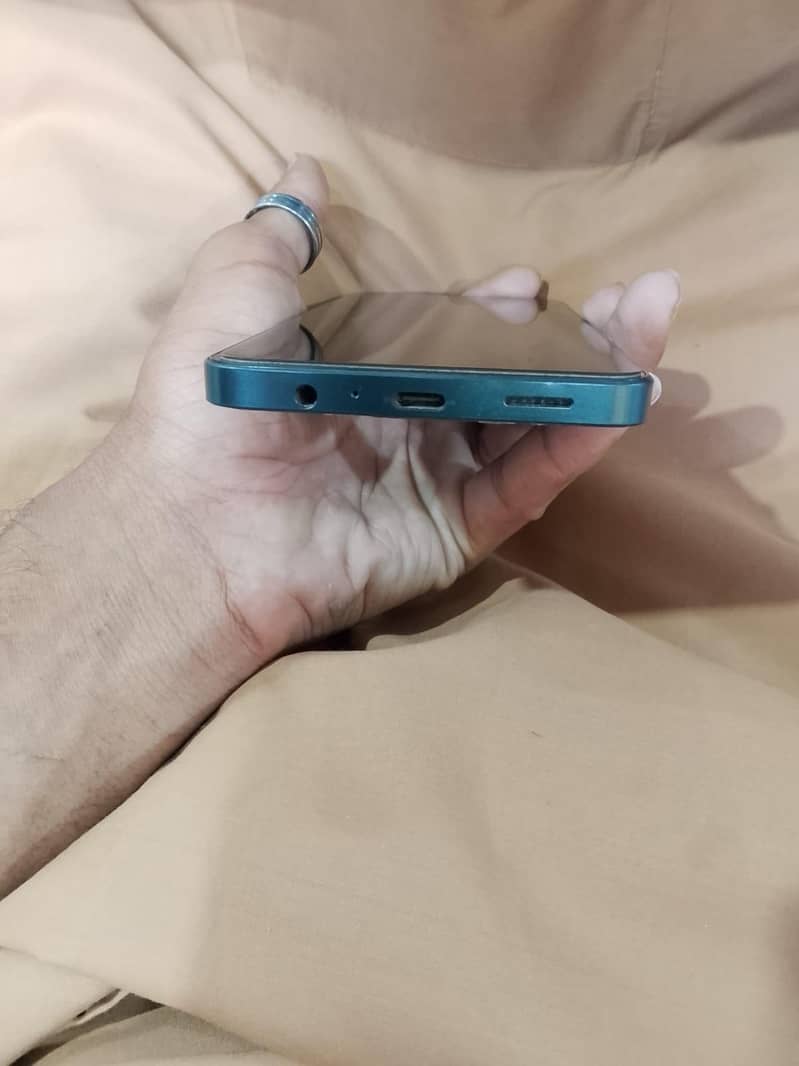 6 128 0