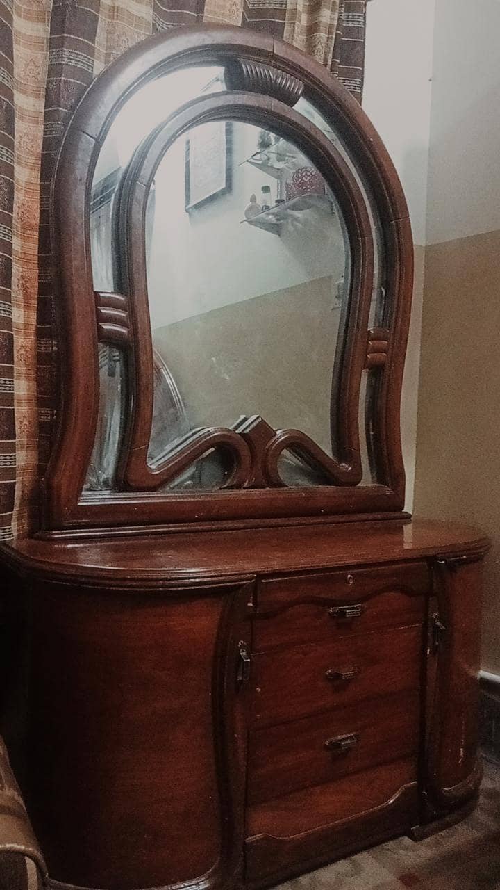 mirror dressing table 1