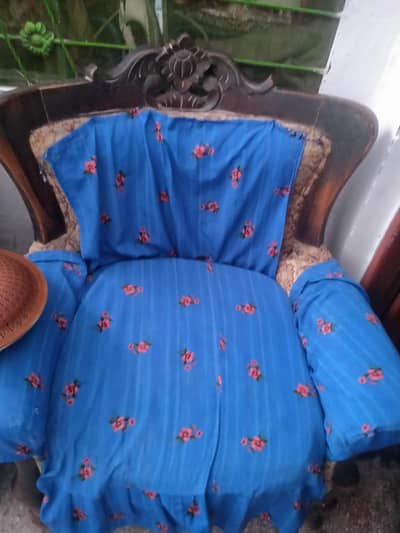 old two sofa han mazboot lakri k bane han