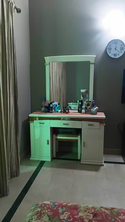 bed dressing side tabels