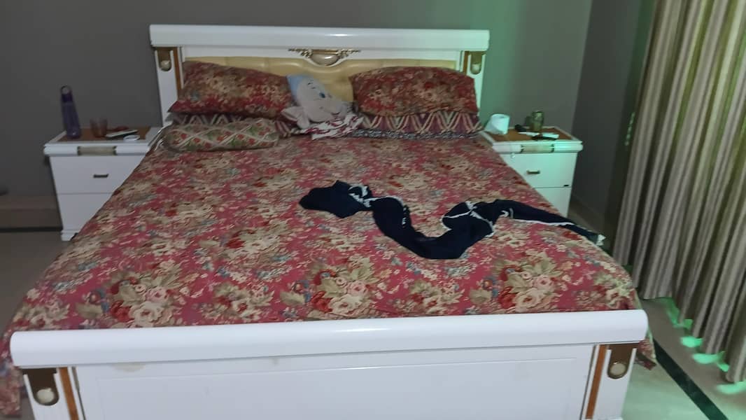 bed dressing side tabels 2
