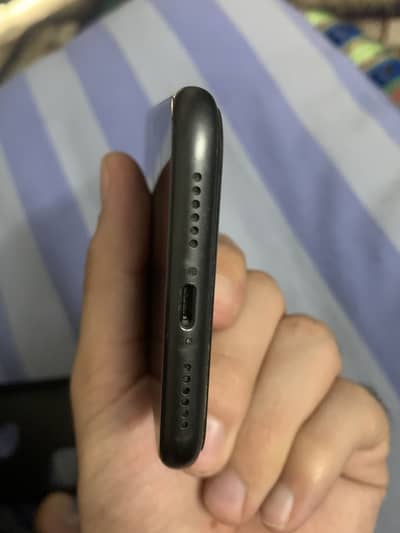 Iphone 11 jv non active 64 Gb 10/10 condition