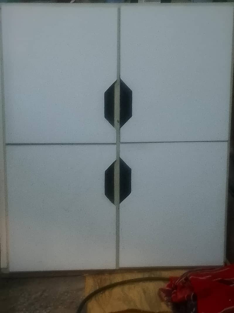 mini almari 1