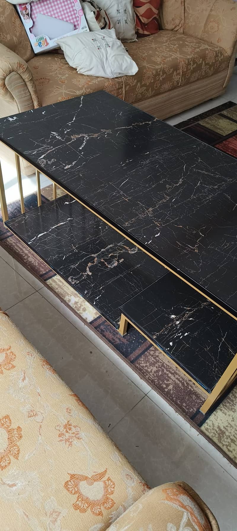 Center table 0