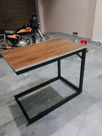 stude Table
