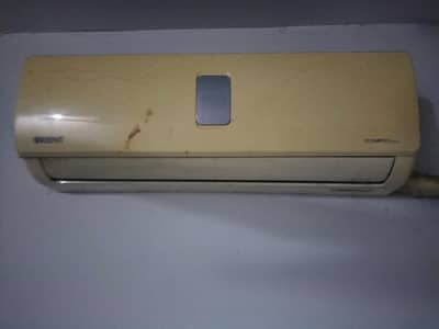 Orient 1 ton ac for sale in good condition very good cooling