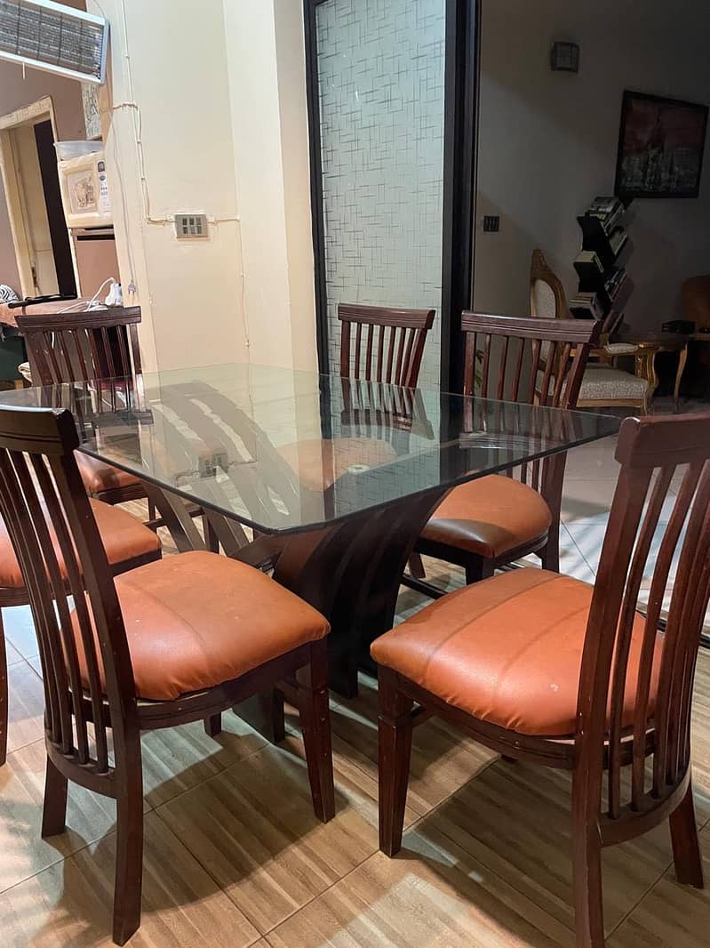 Dining table set 0