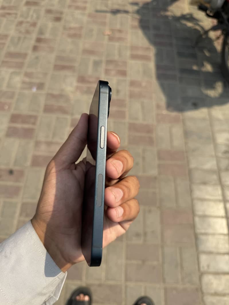 iPhone 14 3