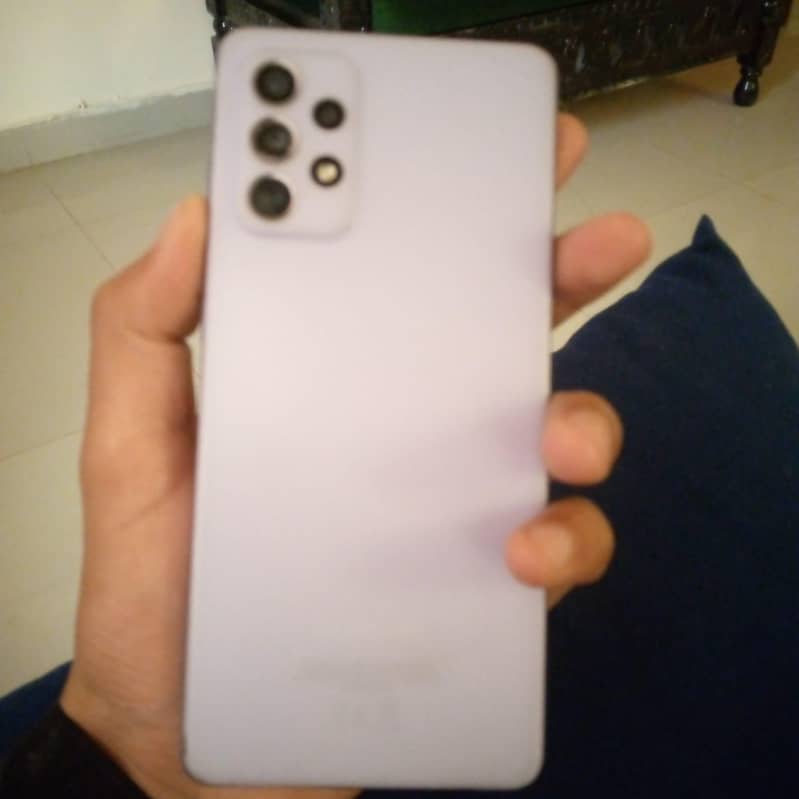 Samsung A72 3