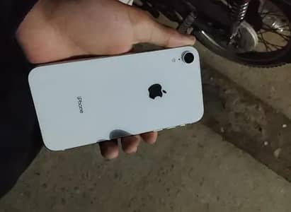 i Phone Xr 64 GB Sim Working Ma Ha All Ok Lash Condition. . . 03187858662