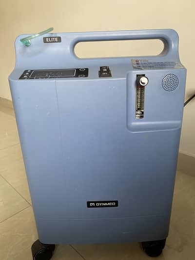 Dynmed Oxygen Concentrator  Only 2260 Hours Like Brand New