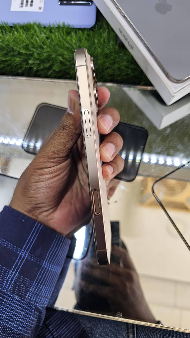 iphone 16pro Max 2