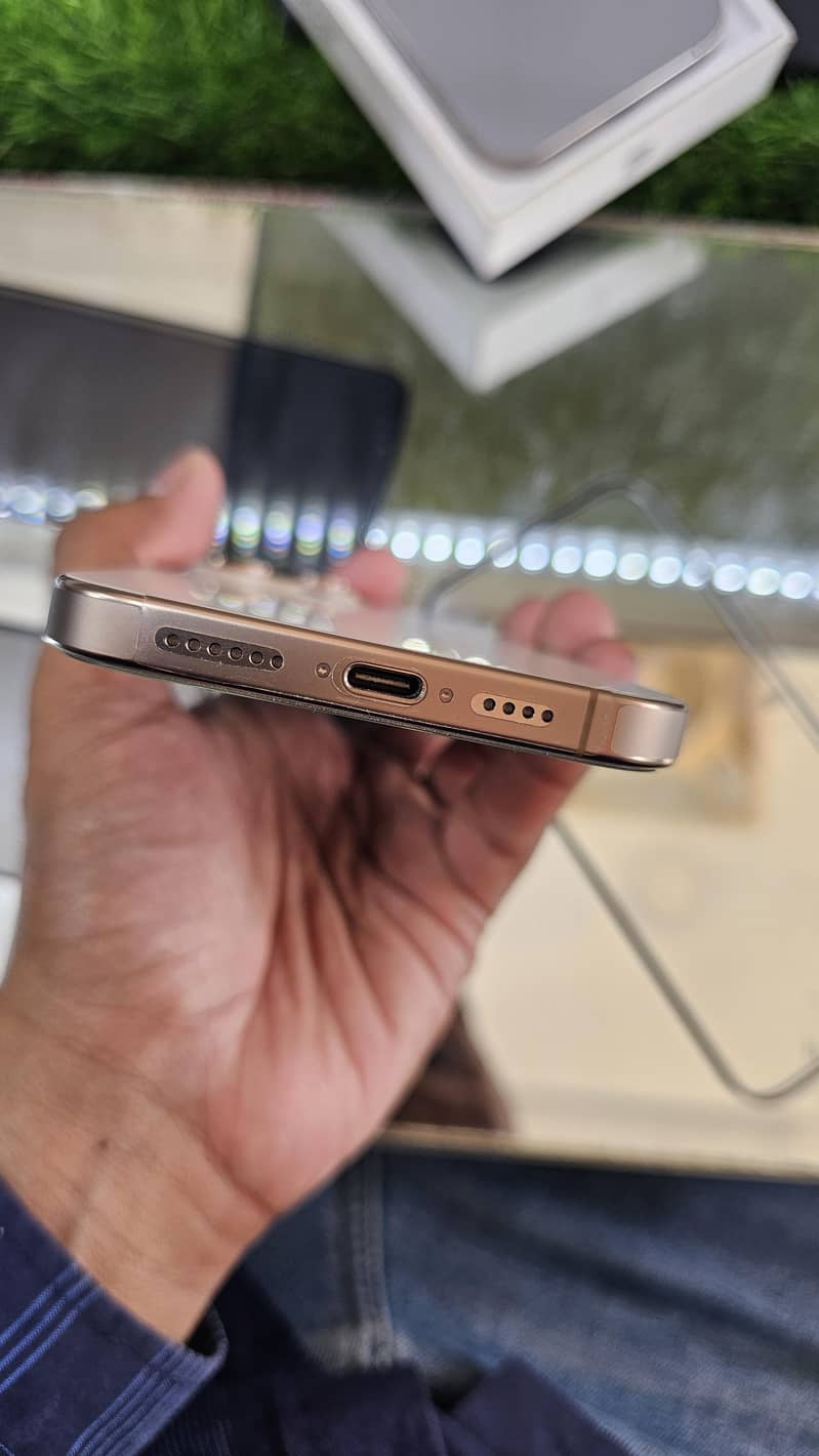 iphone 16pro Max 3
