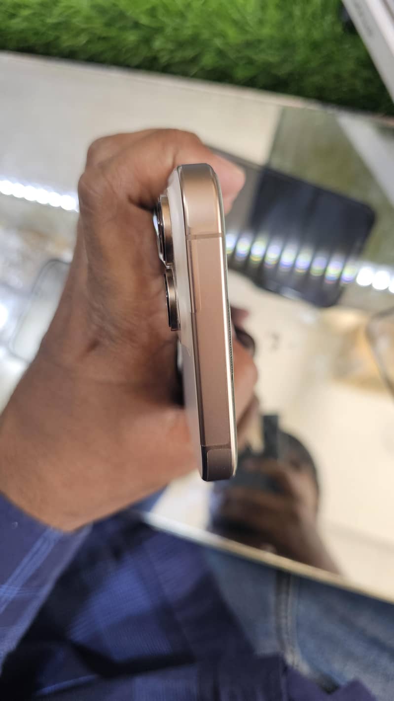 iphone 16pro Max 5