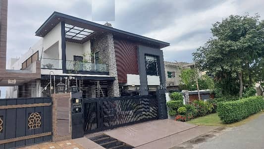 Modern Style one kanal Bungalow, Beautifully designed by architect for Sale in Lake city Meadows (Ex State Life Phase-1), just next to DHA Phase-5 Lahore.