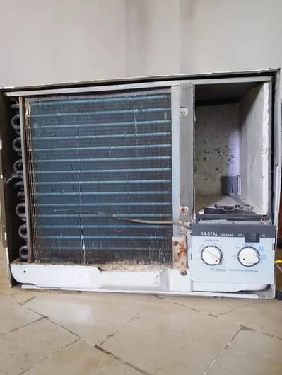 0.75 Ton Gree Window AC