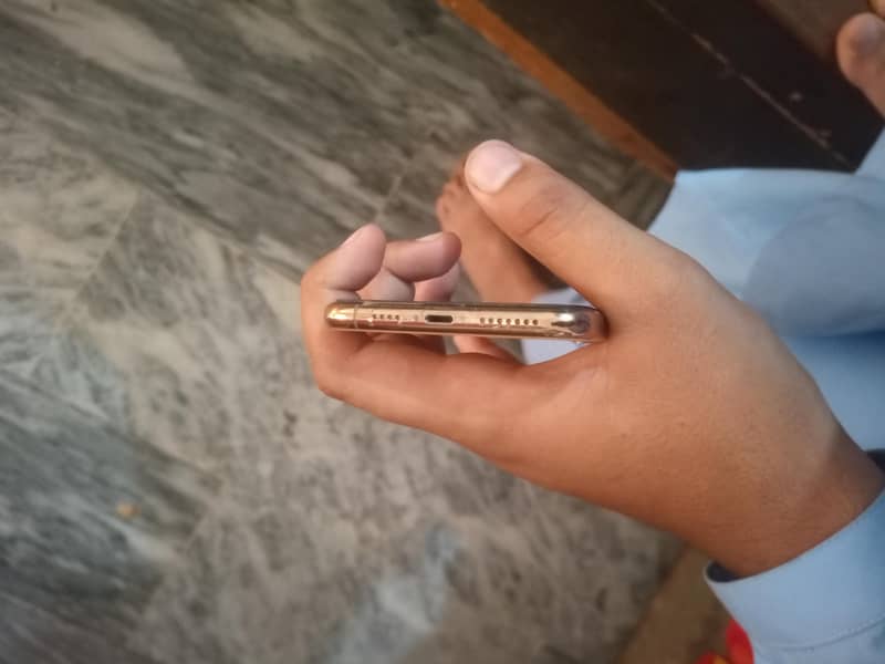 iPhone 11 pro max 6