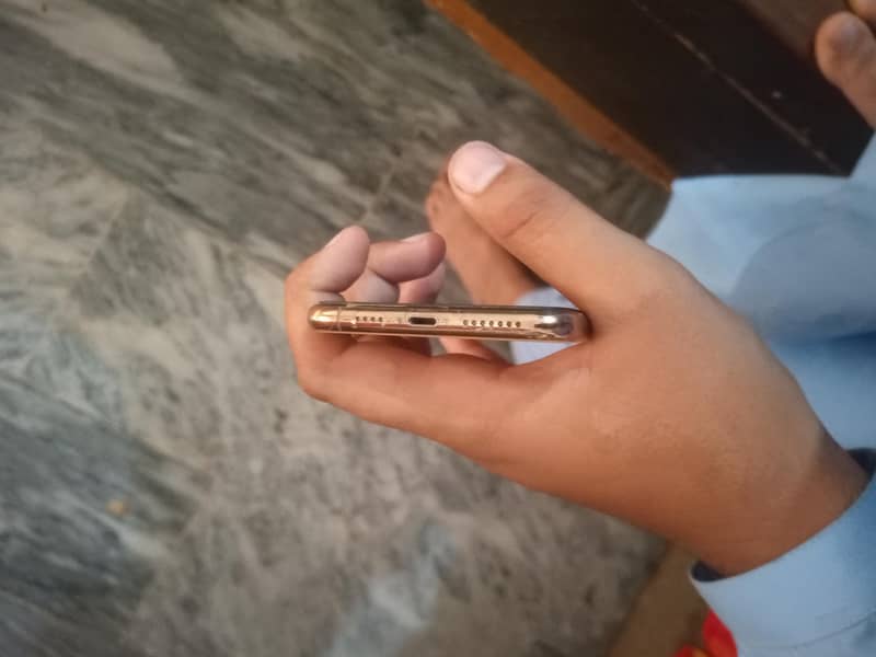 iPhone 11 pro max 7