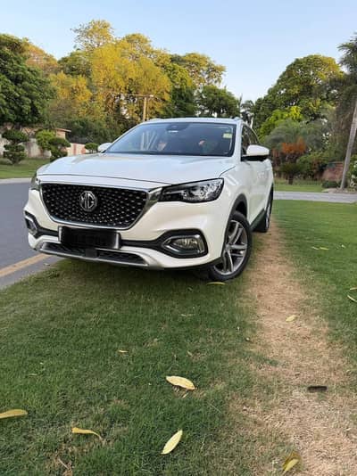MG HS