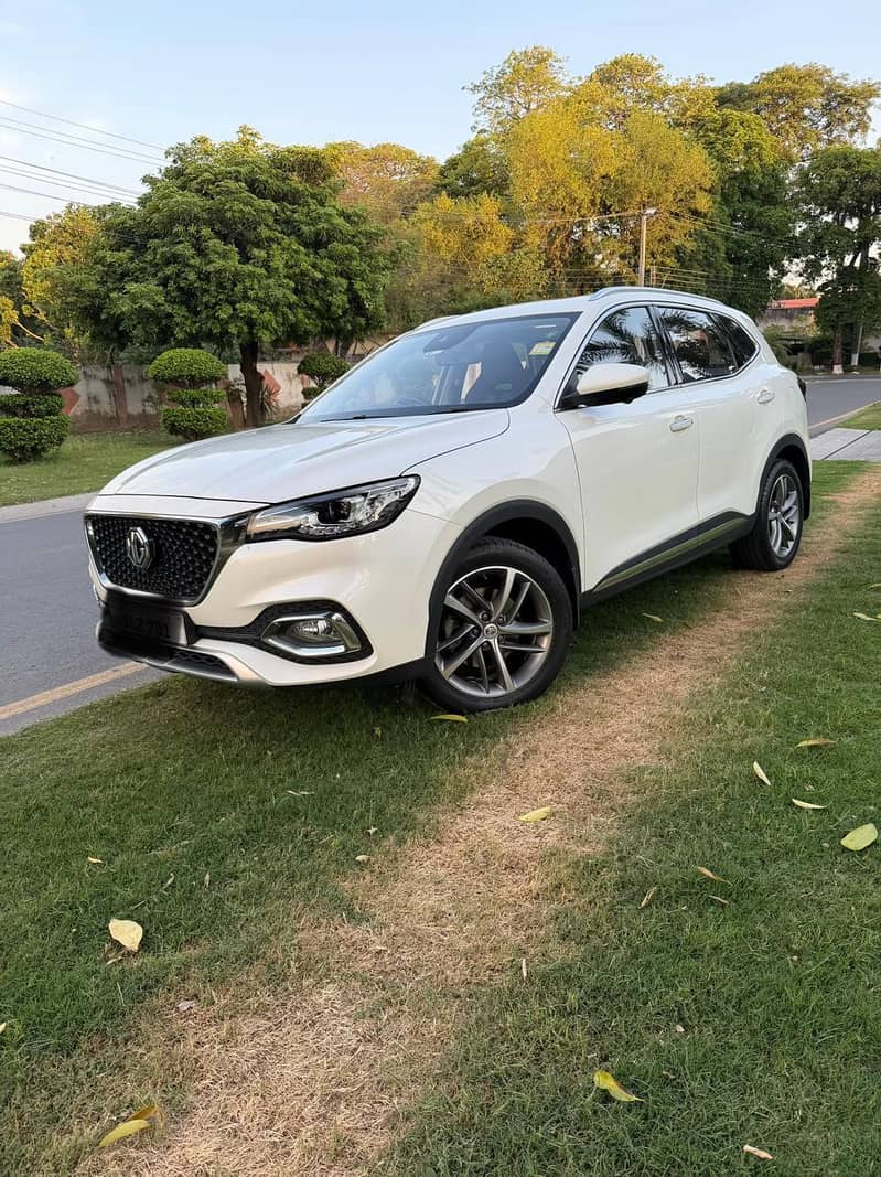 MG HS 1