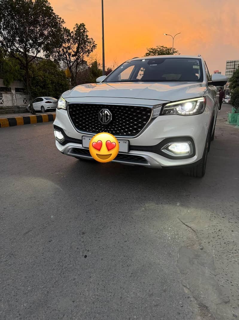 MG HS 5