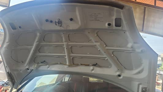 suzuki swift bonnet  white colour