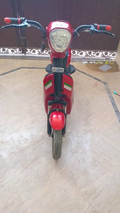 EVEE CROWN SCOOTY FOR SALE
