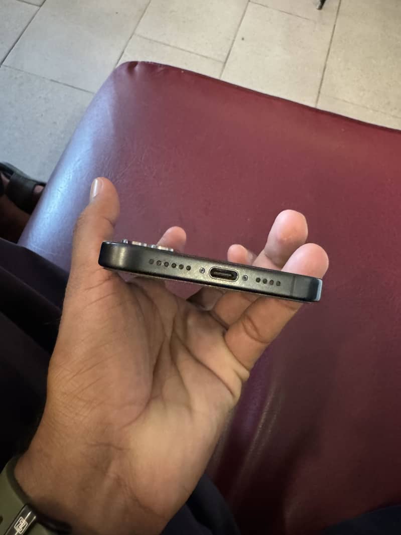 iPhone 15Pro max 4