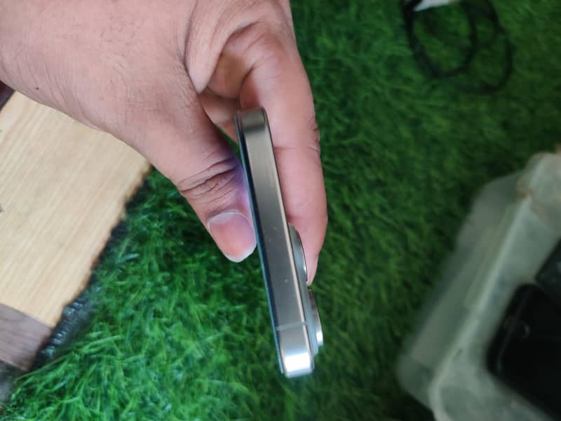 iPhone 15 pro max 3