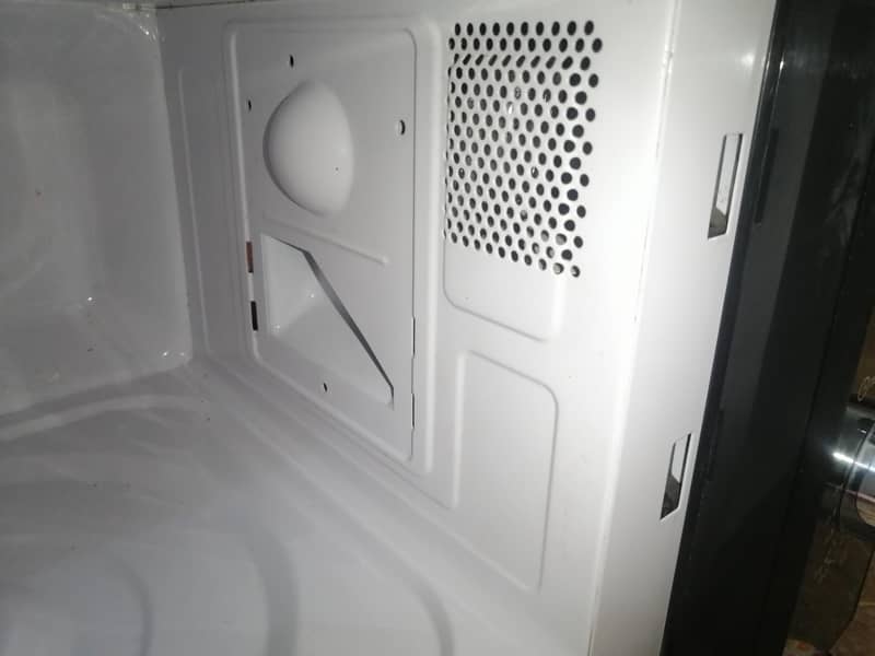 Dawlance Microwave 4