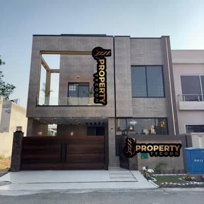 Elegant 10 Marla House for Rent in Bahria Town Lahore | Prime Family Location