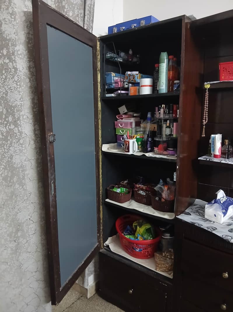 dressing table with drawes 2