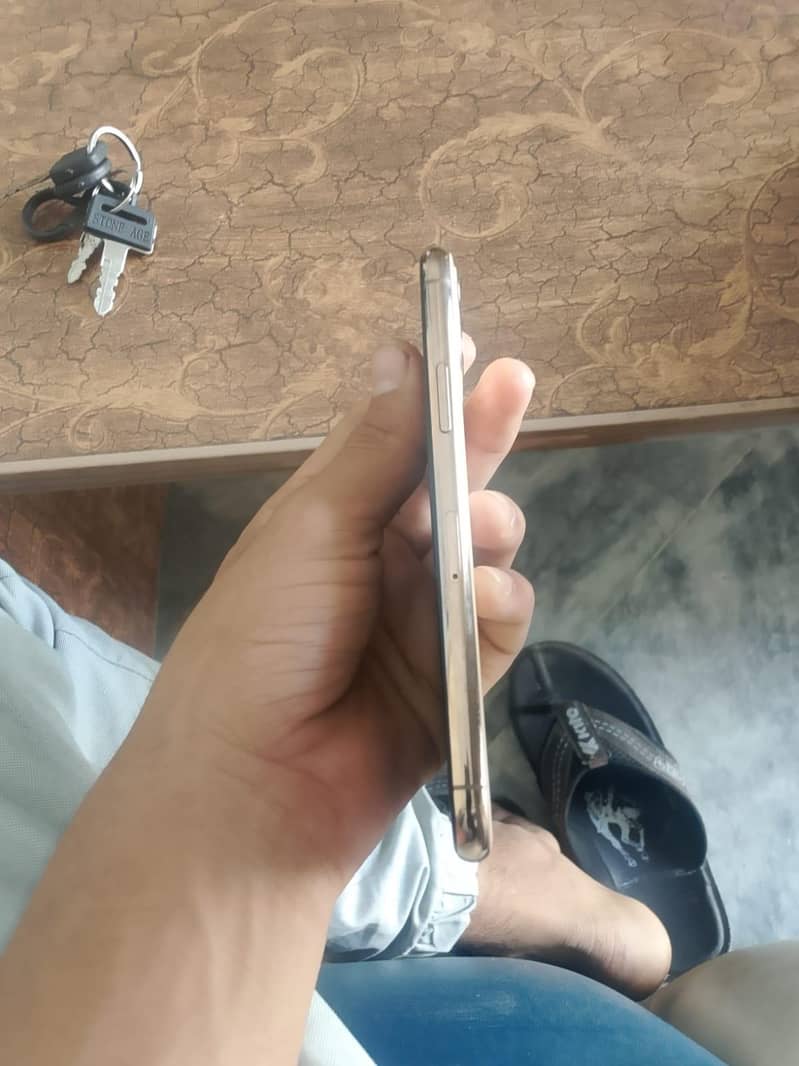 iphone 11 pro 2