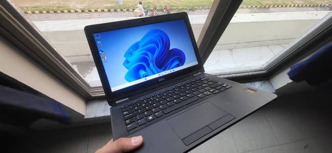 Dell E7270 | Core i7 6th Gen | 8GB RAM | 256GB SSD | 03194959121