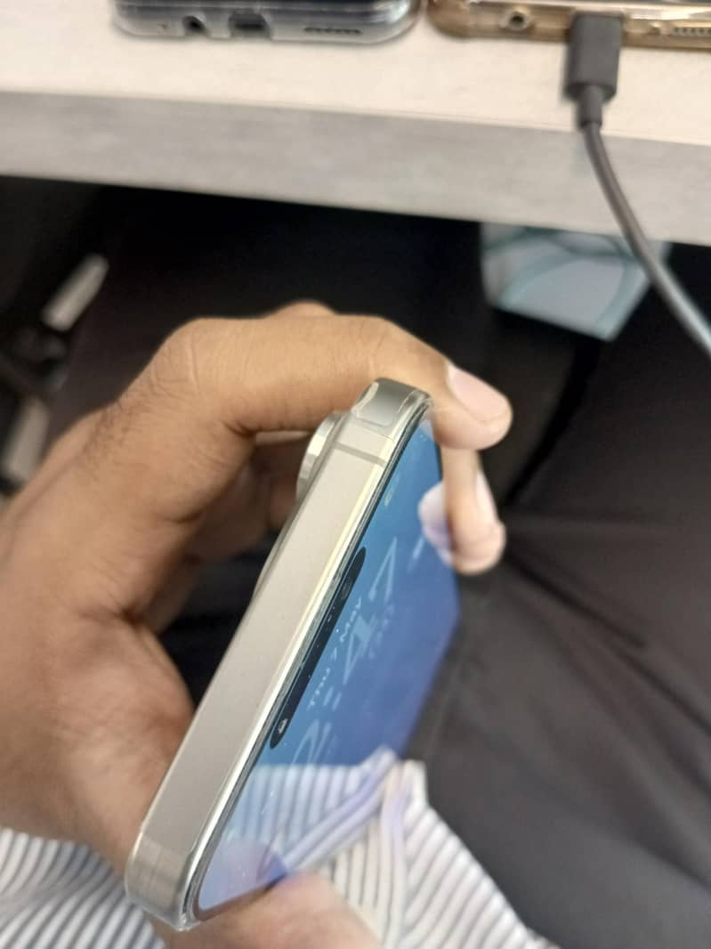 iphone 15 pro max 0