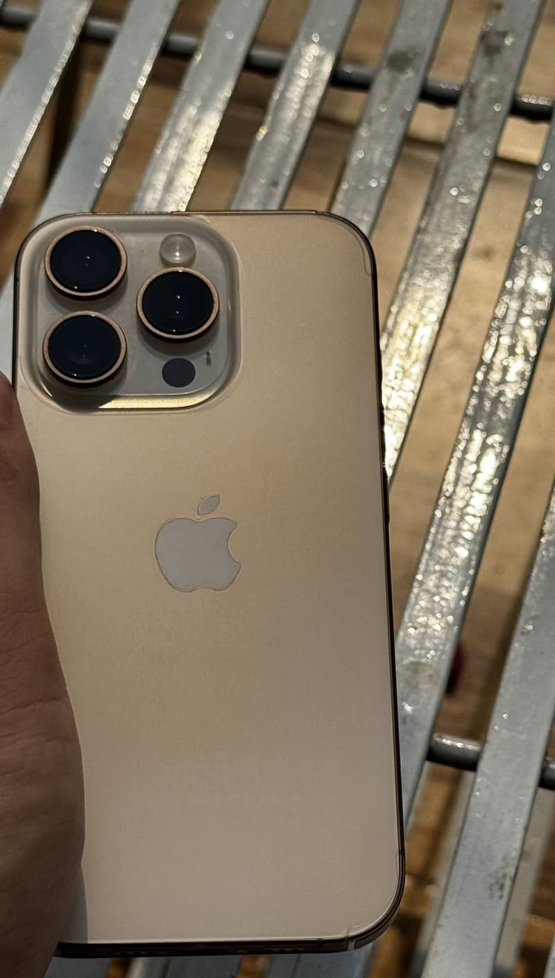 IPHONE 16 pro JV 0