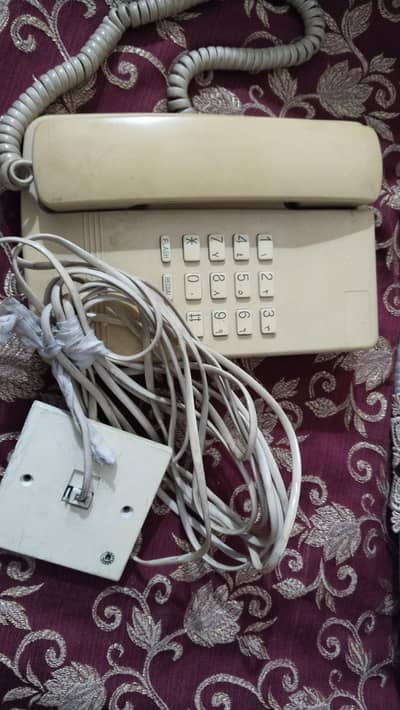 PTCL land line phones. old landlines phones. Dubai imported phones.
