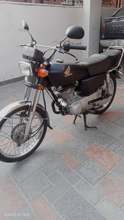 Honda CG-125.  Red