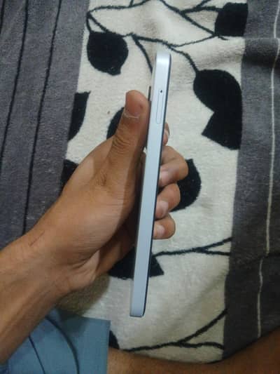samsung A25 6/128 new condition