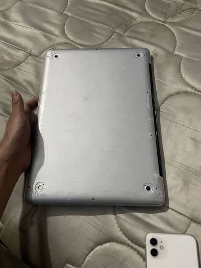 Mackbook pro UAE import