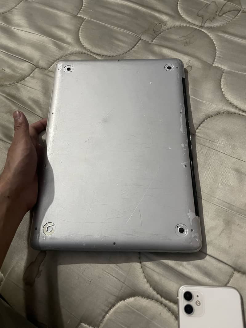 Mackbook pro UAE import 0