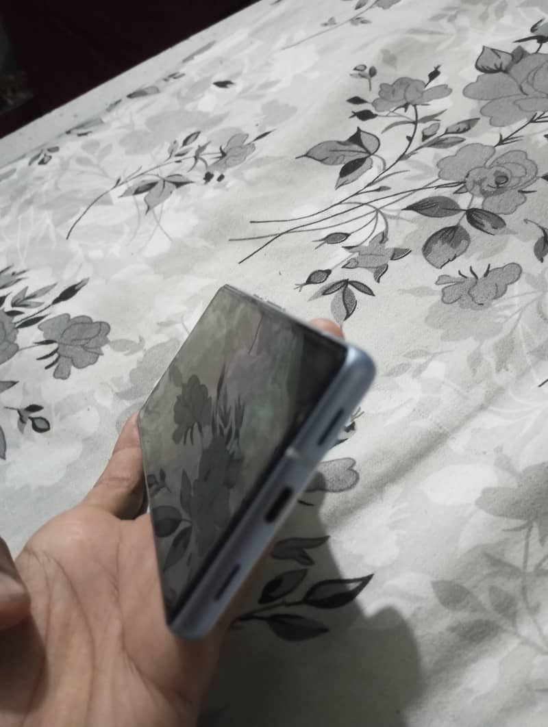 Google pixel 7a 4