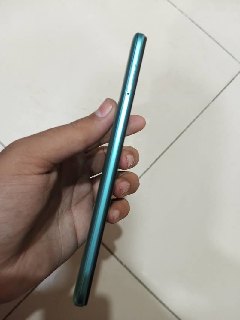 techno spark 8c 2