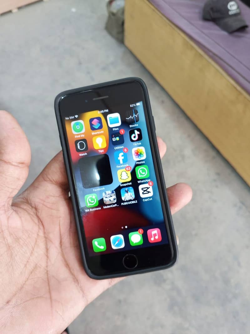 Apple iPhone 7 Plus 1