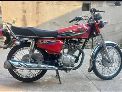 Honda bike urgent for sale 03215411990