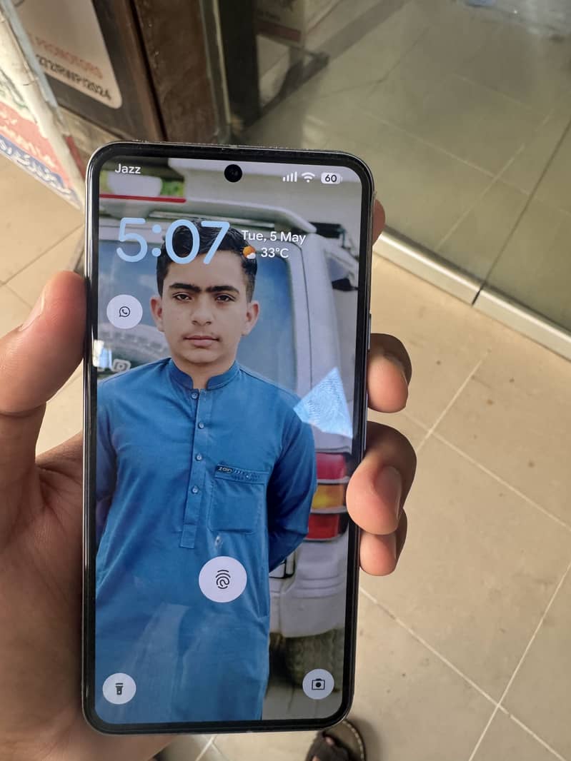 Google pixel 8 1