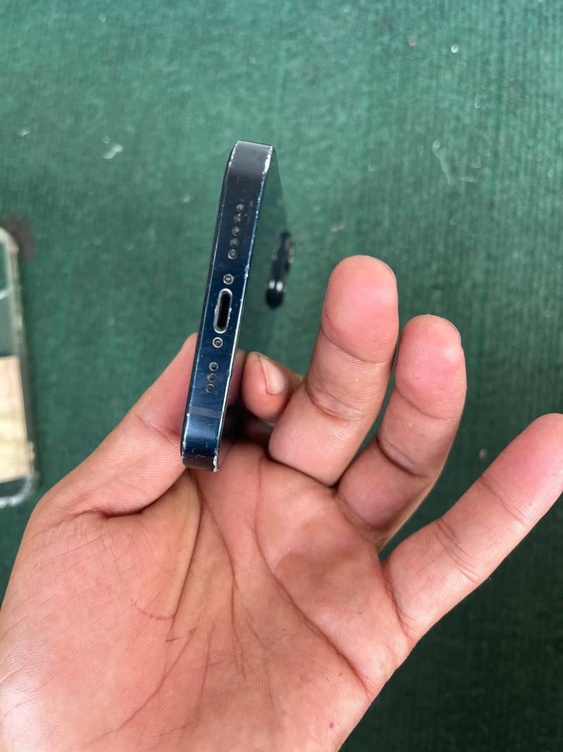 iPhone 14 4