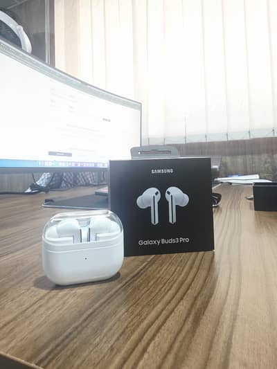 Samsung Galaxy Buds 3 Pro 10/10 global Variant water proof